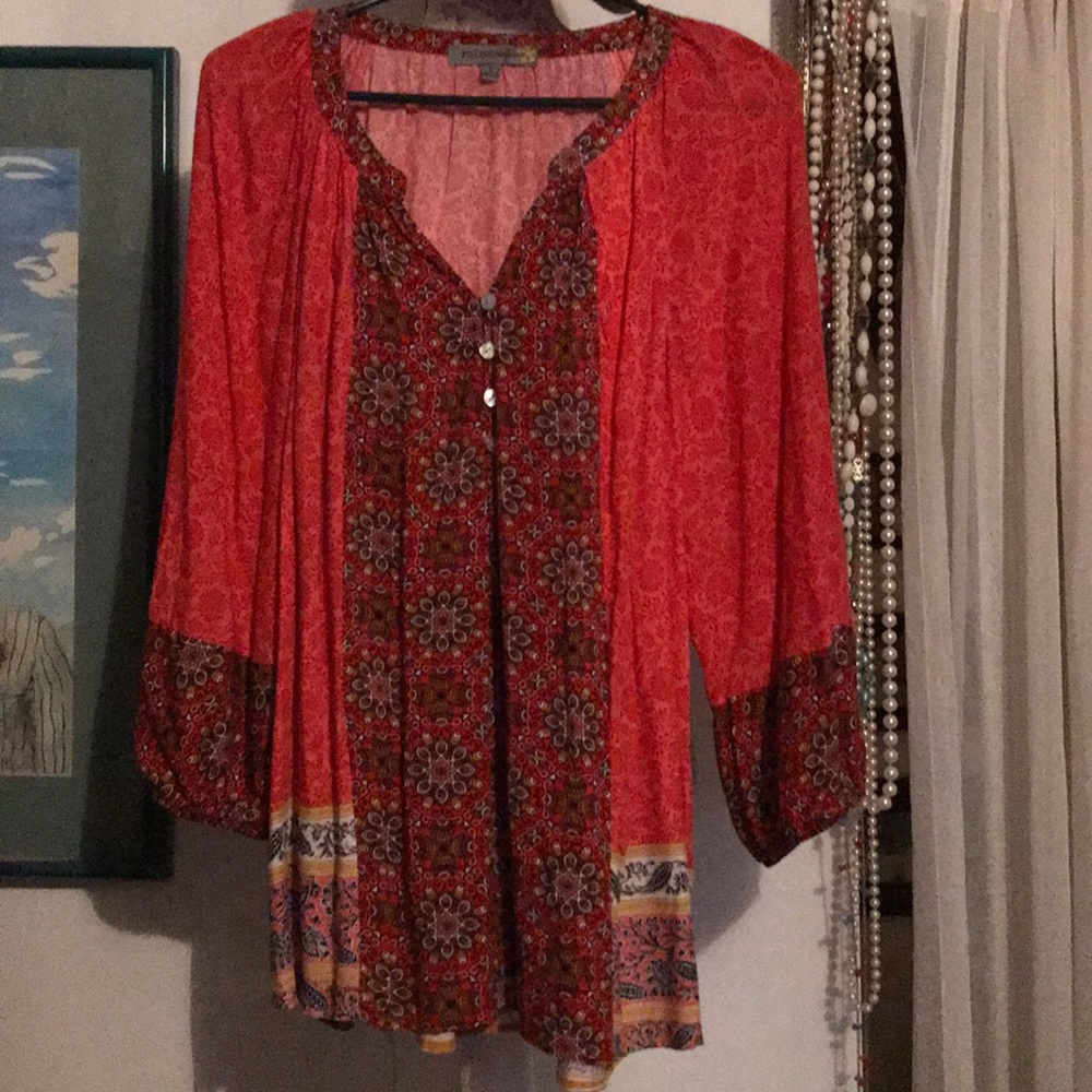 Fun fall shirt. Loose fitting. Great fall colors!